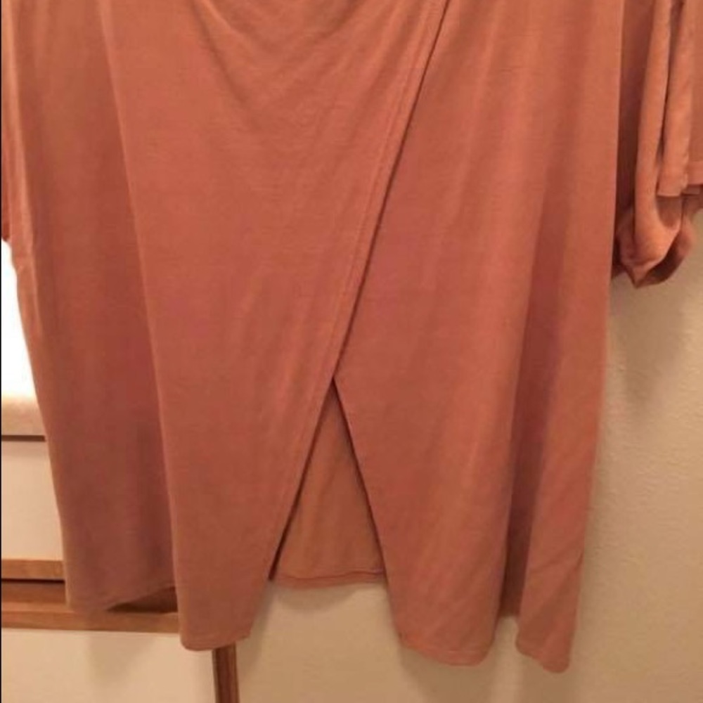 Split Back Top - Picture 2 of 2